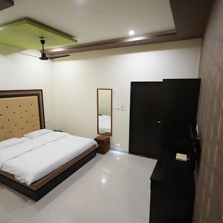 Hotel Ravi Residency Nadiād Zewnętrze zdjęcie