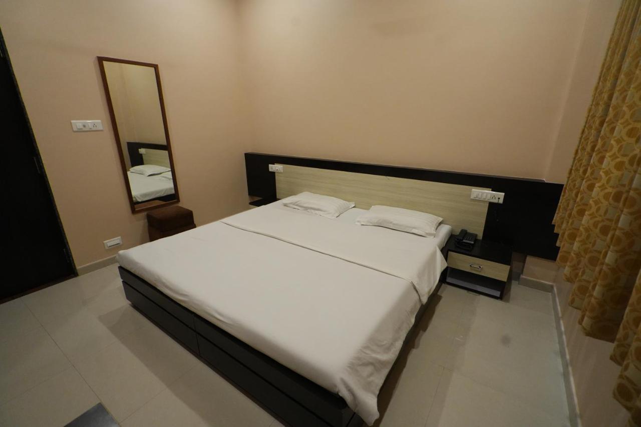 Hotel Ravi Residency Nadiād Zewnętrze zdjęcie