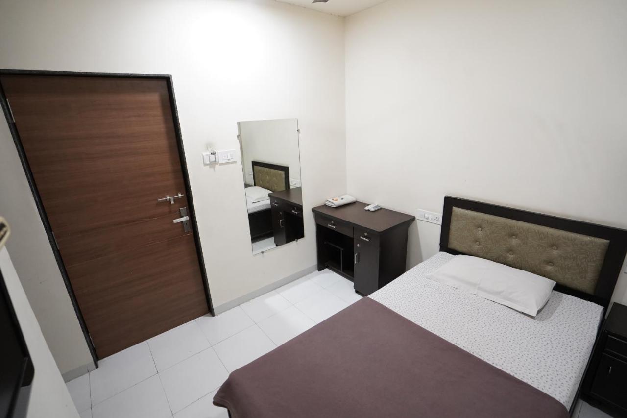 Hotel Ravi Residency Nadiād Zewnętrze zdjęcie